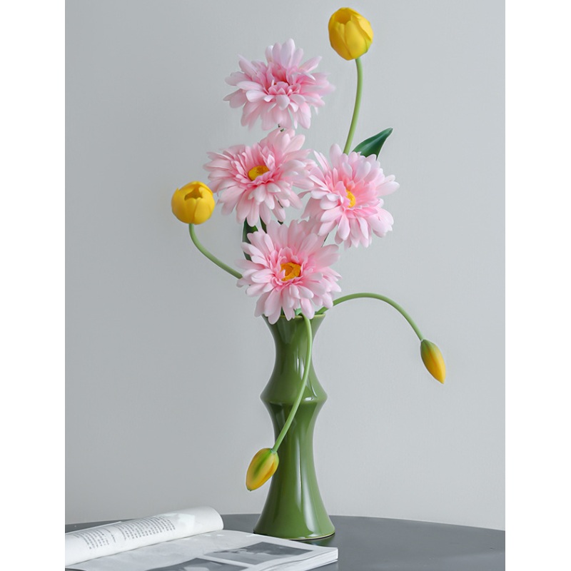 Glossy GreenCeramic Vase – Unique Bamboo-Look Design (20x8x5.5cm)