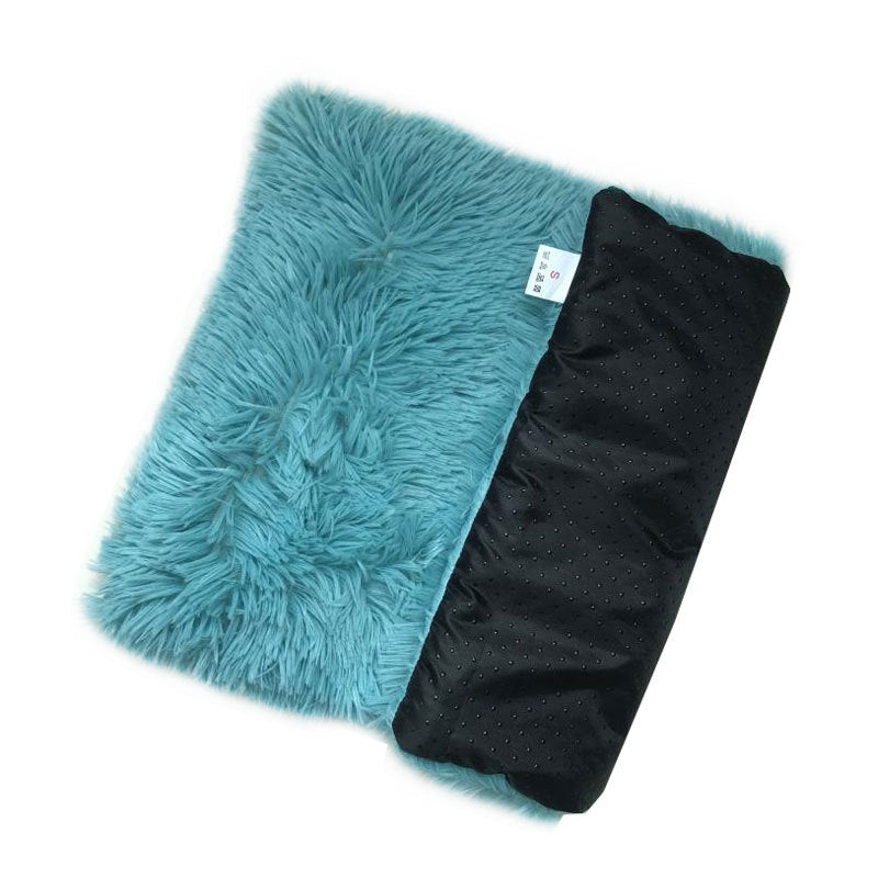 Blue Plush Pet Mat for Dogs and Cats – 50x70cm, Anti-Slip, Warm and Cozy for Autumn and Winter