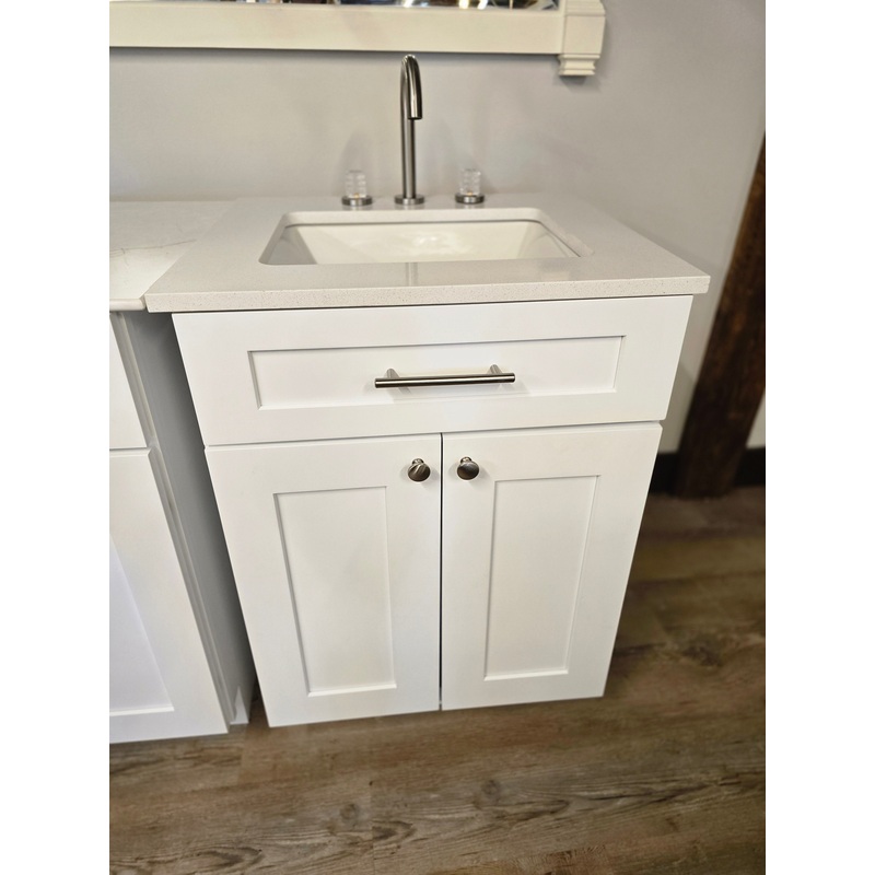 24″ White Cabtec Vanity Set with Custom Quartz Top and Fasetted Brushed Nickel Faucet