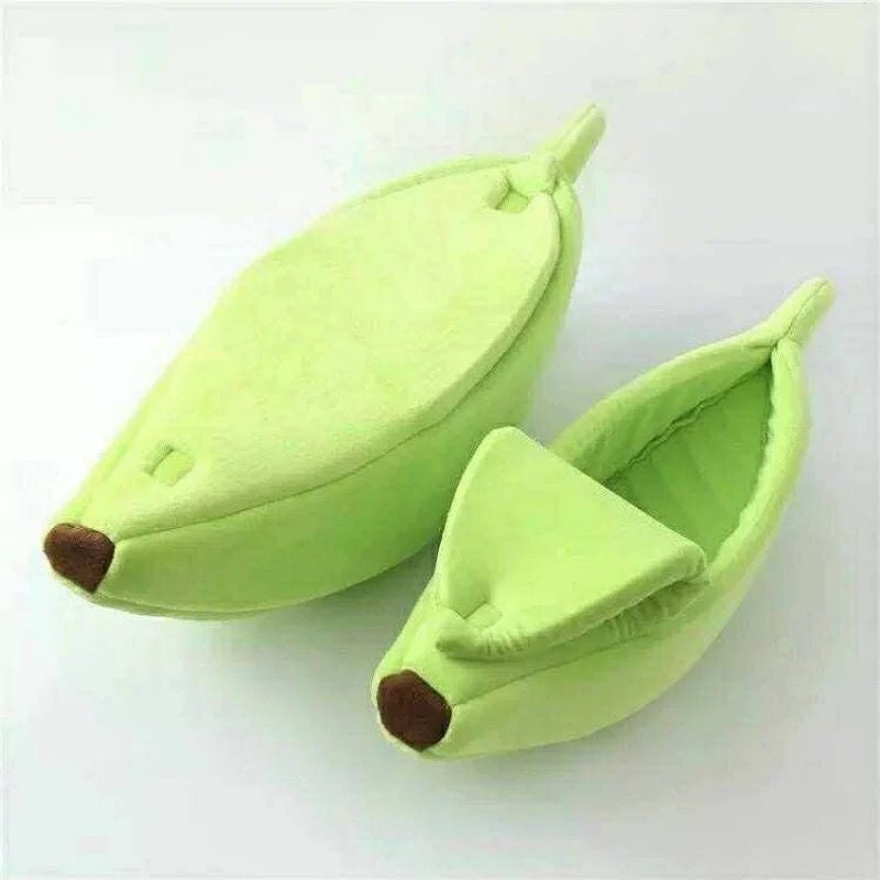 Green Cozy Banana Peel Pet Bed – Plush & Warm Cave House for Cats & Small Dogs (Large)